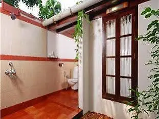 Hotel Kayaloram Heritage Lake Resort Alappuzha