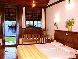 Kayaloram Heritage Lake Resort Alappuzha 3*,